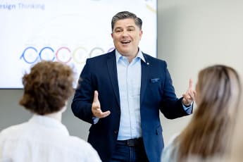 Academic Directorの声 Mr. Ben Hayden-Smithさん